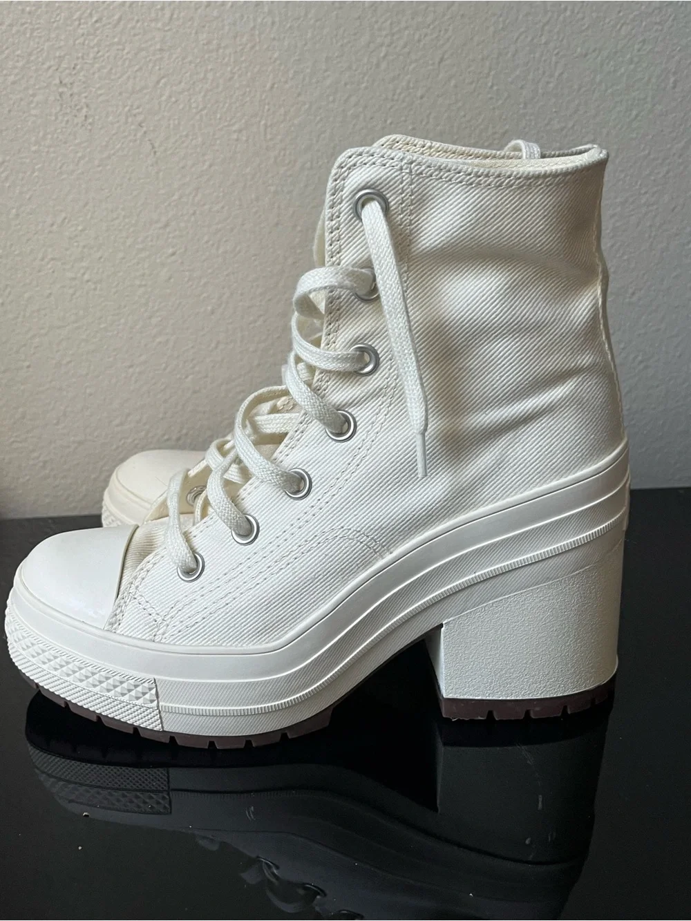 Converse Chuck 70 De Luxe Heel High Top Boots Egret White Women's Size 6.5 EUC